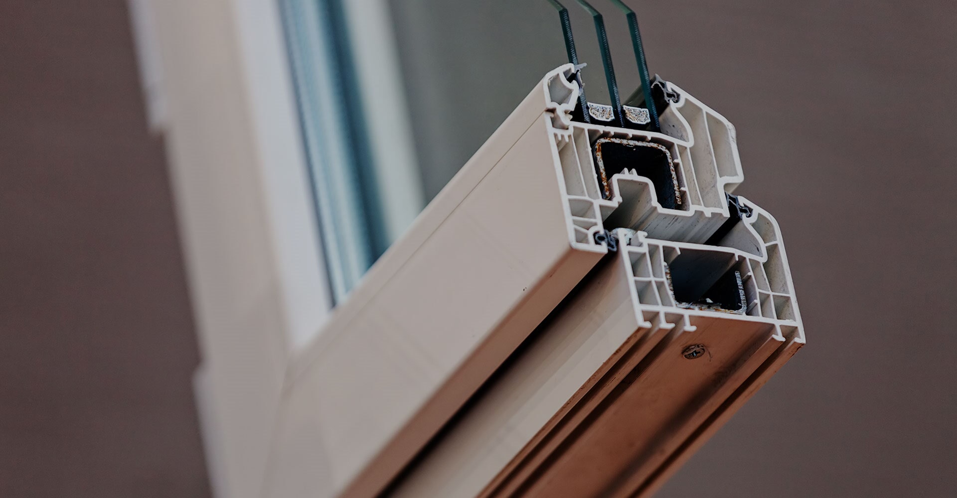 Caixilharia e serralharia de aluminio e pvc...